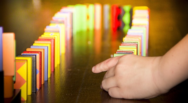 A sequence of dominoes