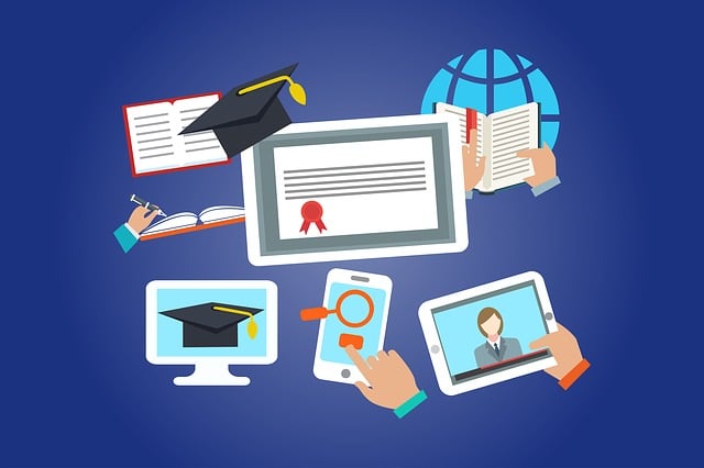 Certificates, tables, internet and other icons related to course marketing